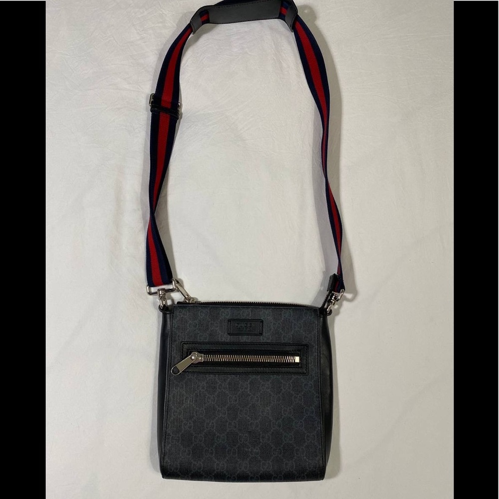 Gucci GG supreme messenger bag  small used